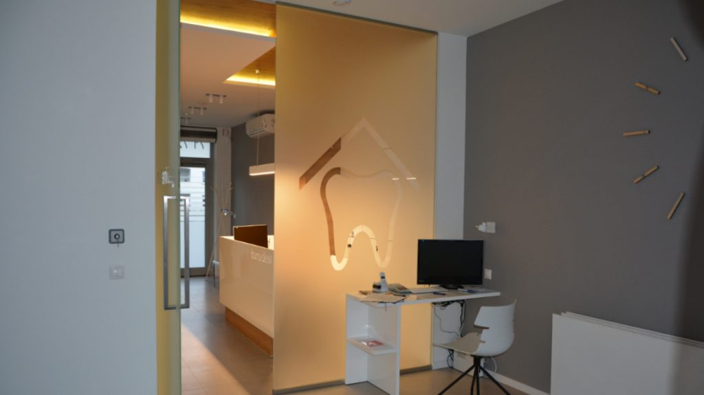 Ścianki działowe szklane