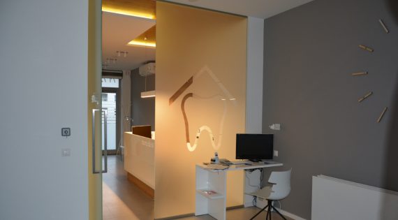 Ścianka działowa w gabinecie dentystycznym